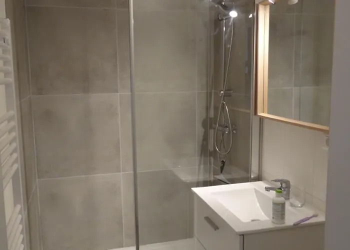 Pour 2, Lumineux, 300m De La Et Vue Sur Appartement *